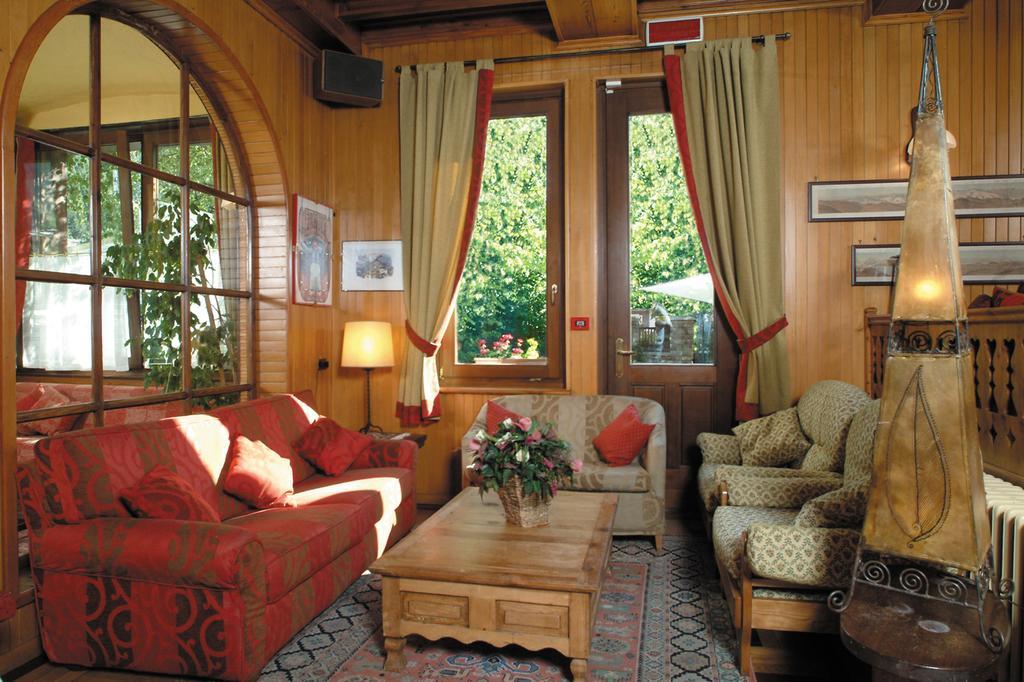 Castor Hotel 3*